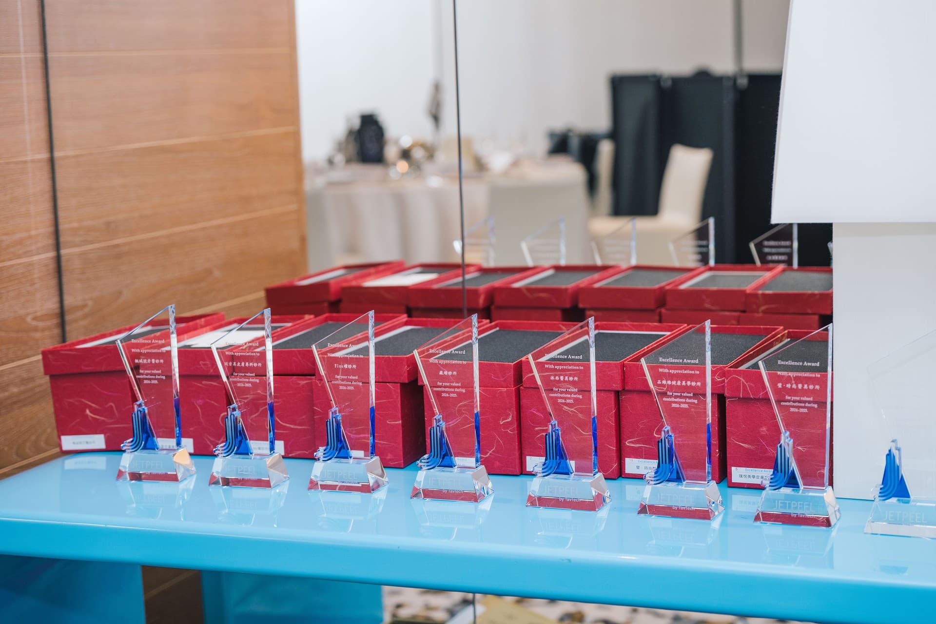 TOP ONE晚宴_品牌展示區與科技感設計